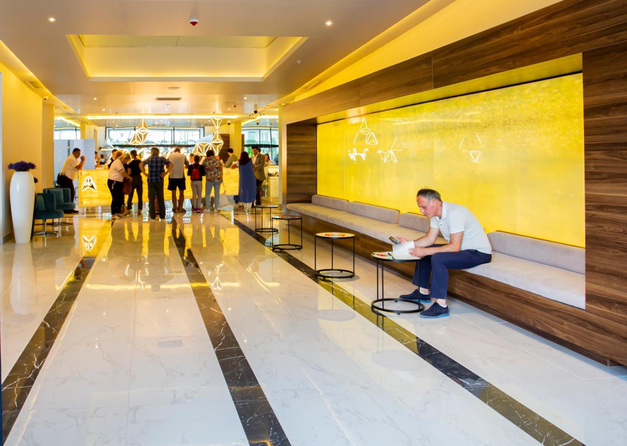 Orbi City Center Sea View Aparthotel Μπατούμι Εξωτερικό φωτογραφία